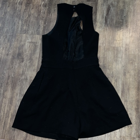 BCBG ROMPER - Picture 2 of 3